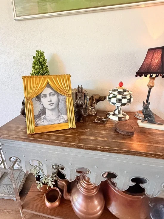 Vintage Gold Curtain-Style Decorative Picture Frame 8 X 10 - Picture 12 of 13